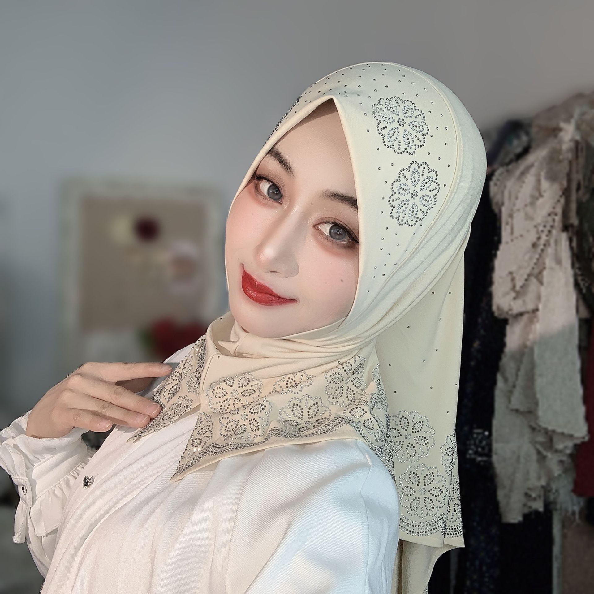 Women Fashion Wear - حجاب نسائي جاهز للارتداء بتصميم زهور