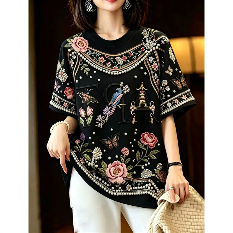 Women'S Fashion Trends 2026 Spring Summer - تي شيرت رجالي ونسائي بتصميم عصري