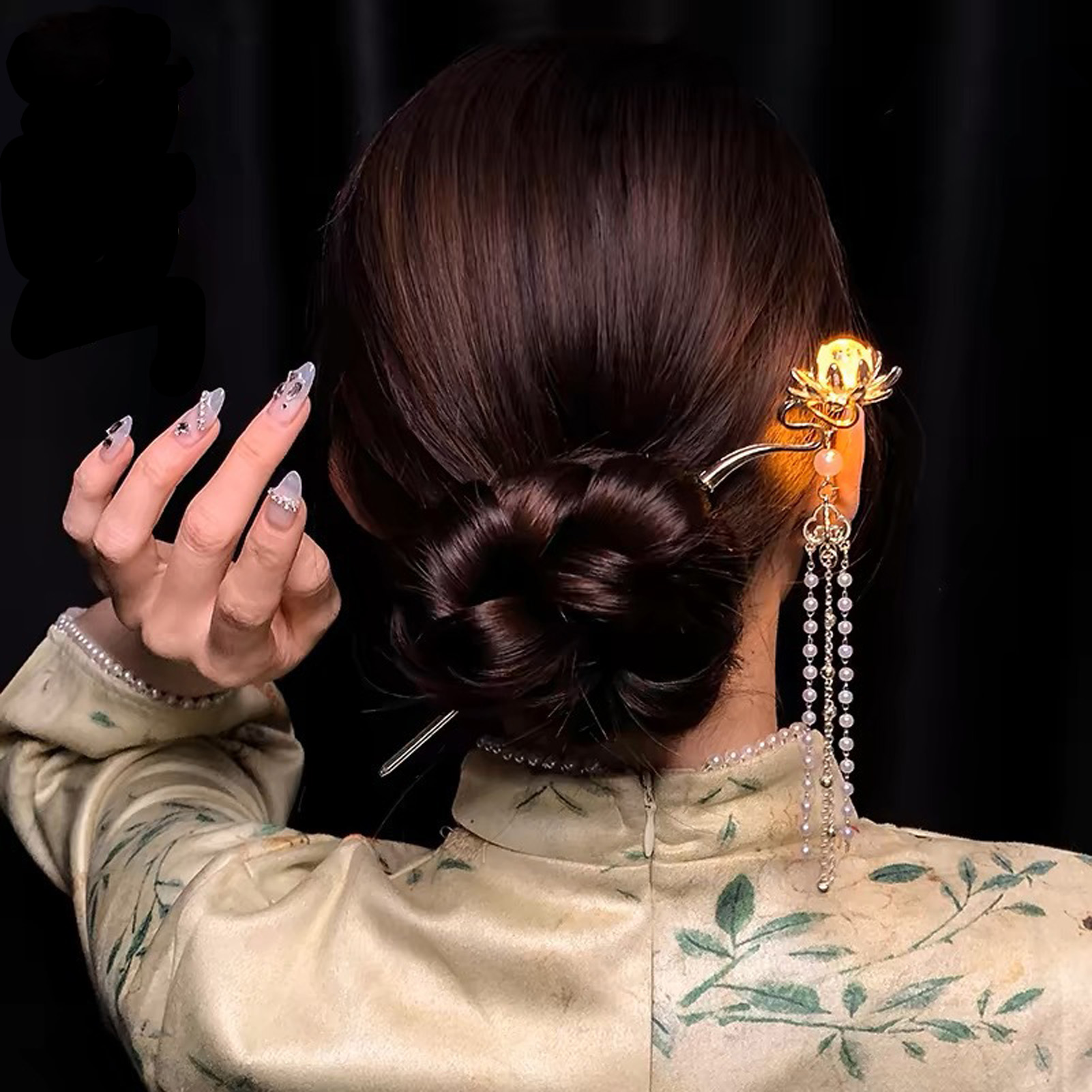 دبوس شعر معدني أنيق وعصري بتصم - مراجعة Women Fashion Hub وسعره