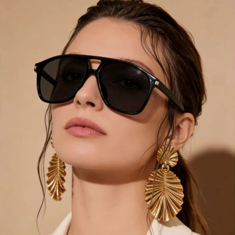 نظارات شمسية نسائية فاخرة بإطا - مراجعة Women'S Fashion Week Paris وسعره