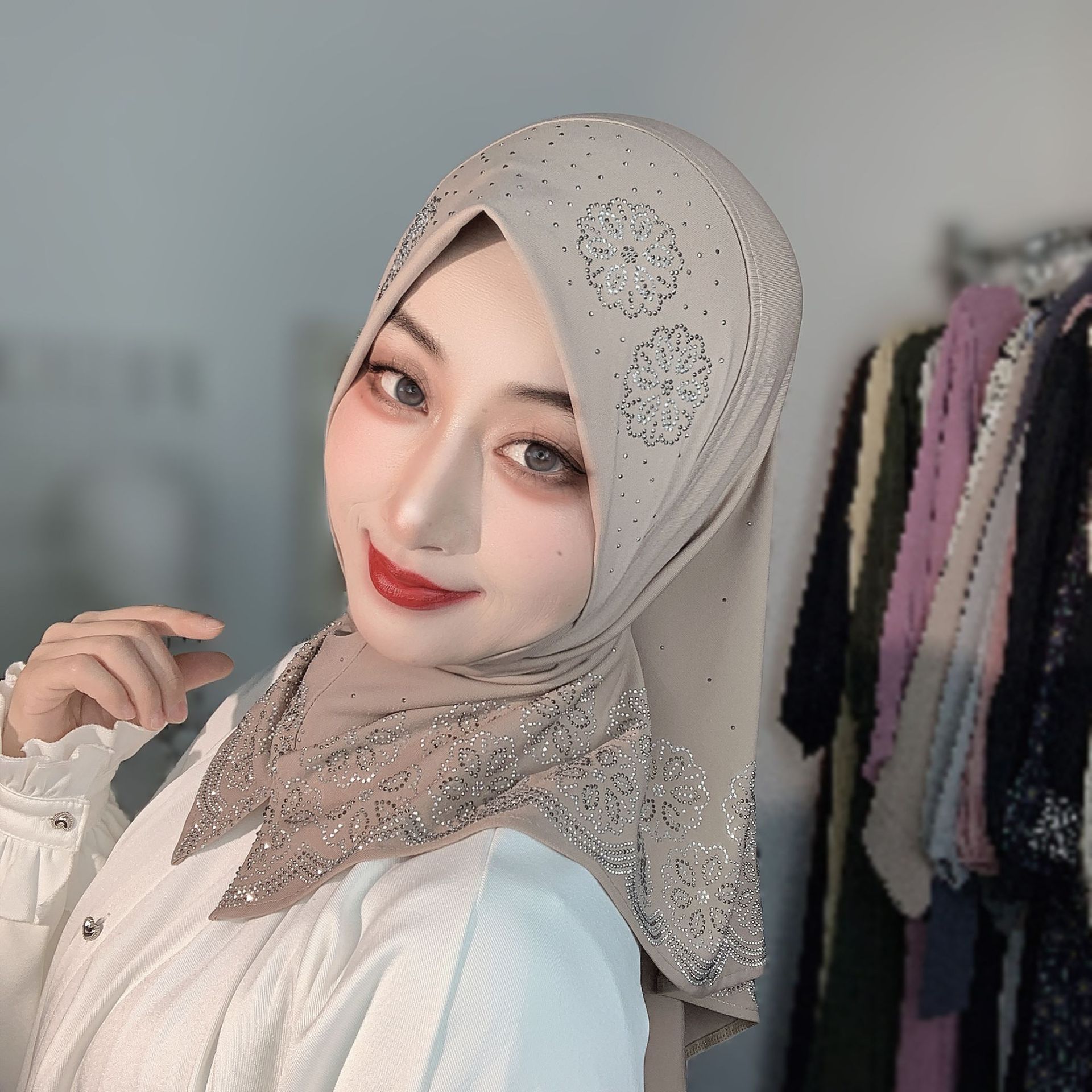 حجاب نسائي جاهز للارتداء بتصمي - مراجعة Women Fashion Wear وسعره
