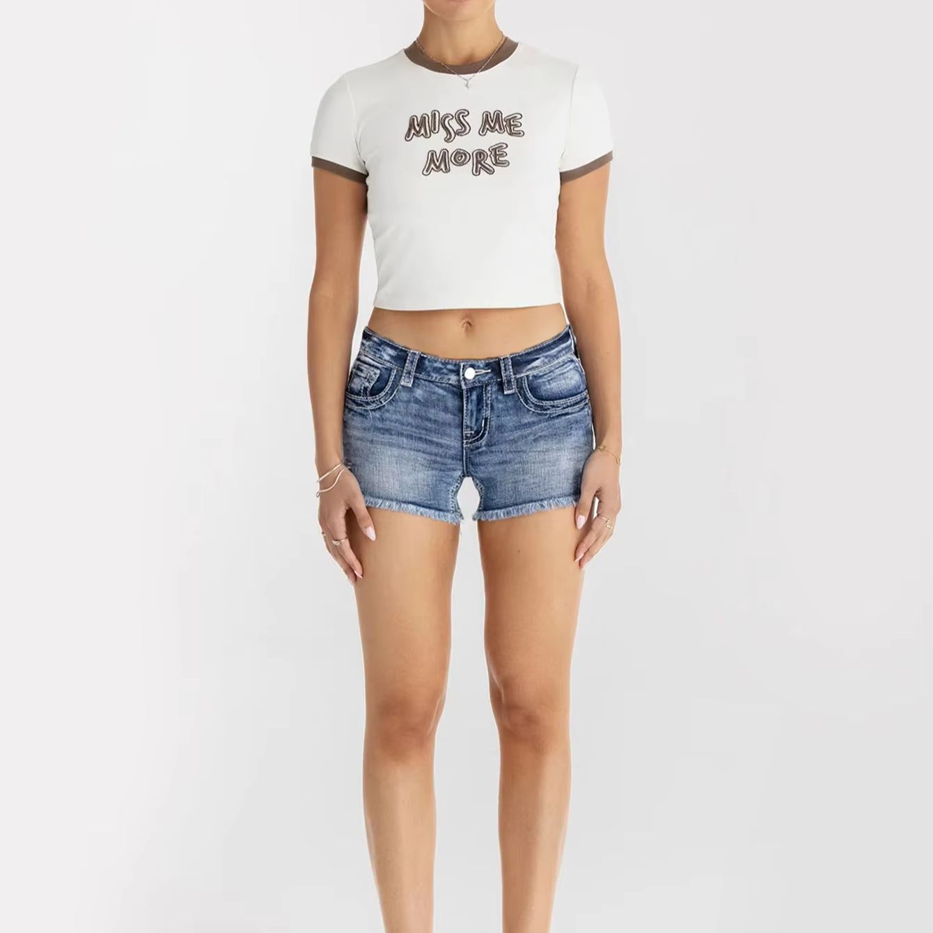 ملابس نسائية: شورتات جينز نسائ - مراجعة Denim Shorts Women وسعره